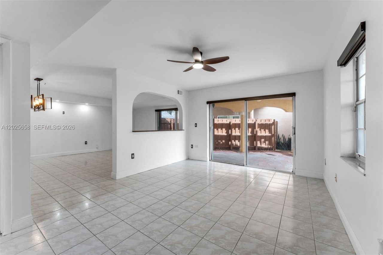 12682 NW 7th Way , Miami, FL 33182 Photo