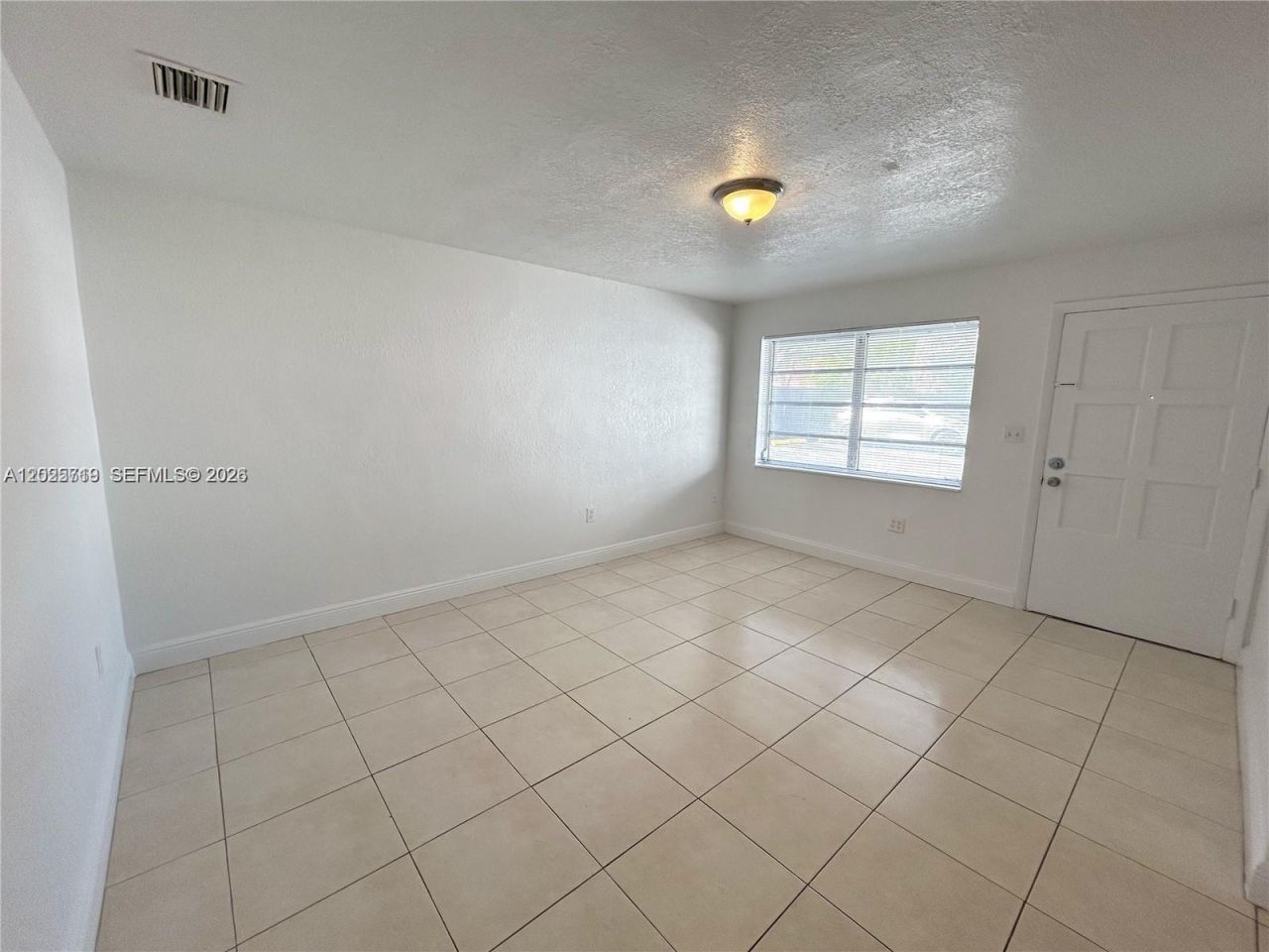 2070 NE 162nd St, Unit 4, North Miami Beach, FL 33162 Photo