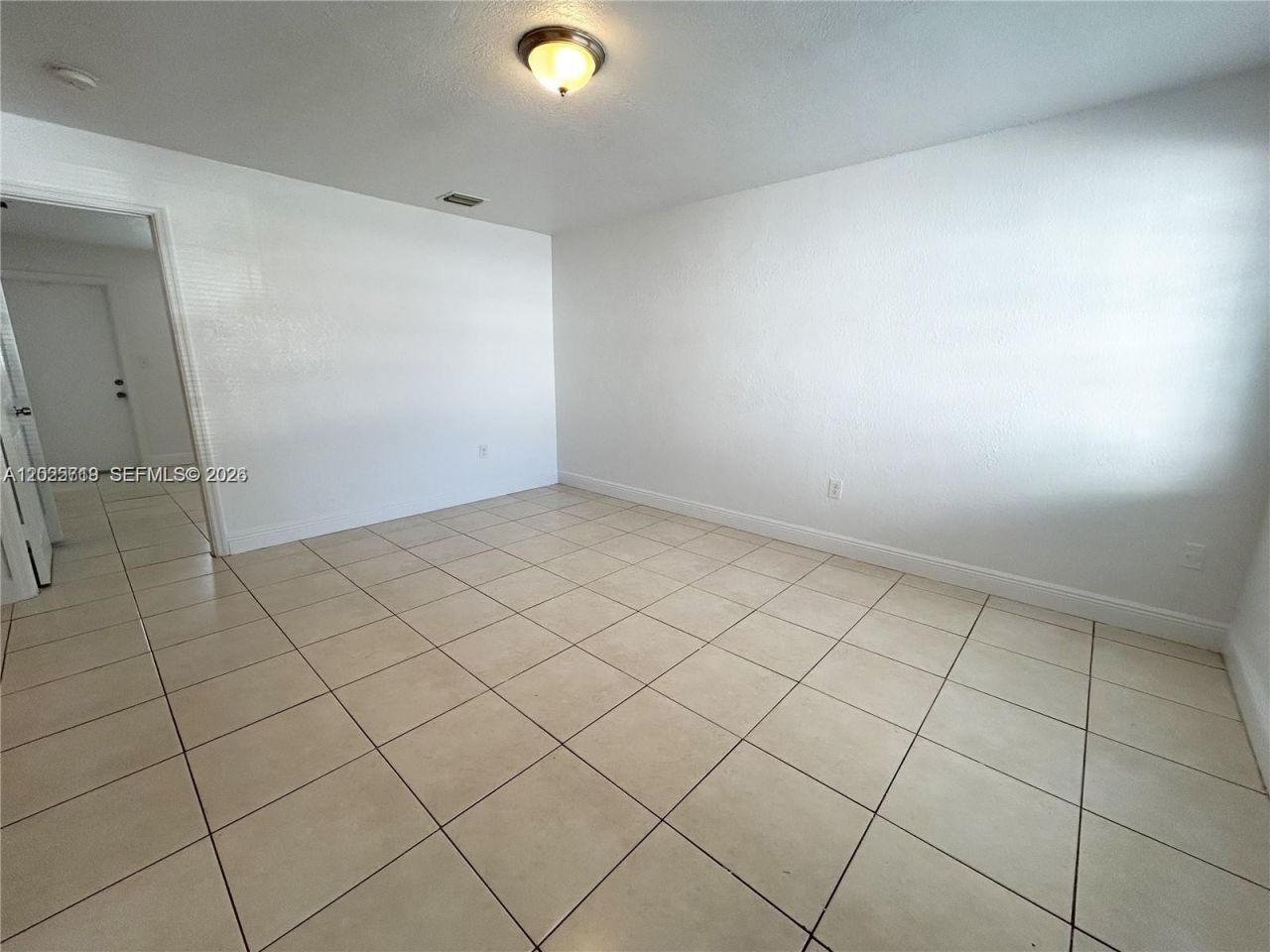 2070 NE 162nd St, Unit 4, North Miami Beach, FL 33162 Photo