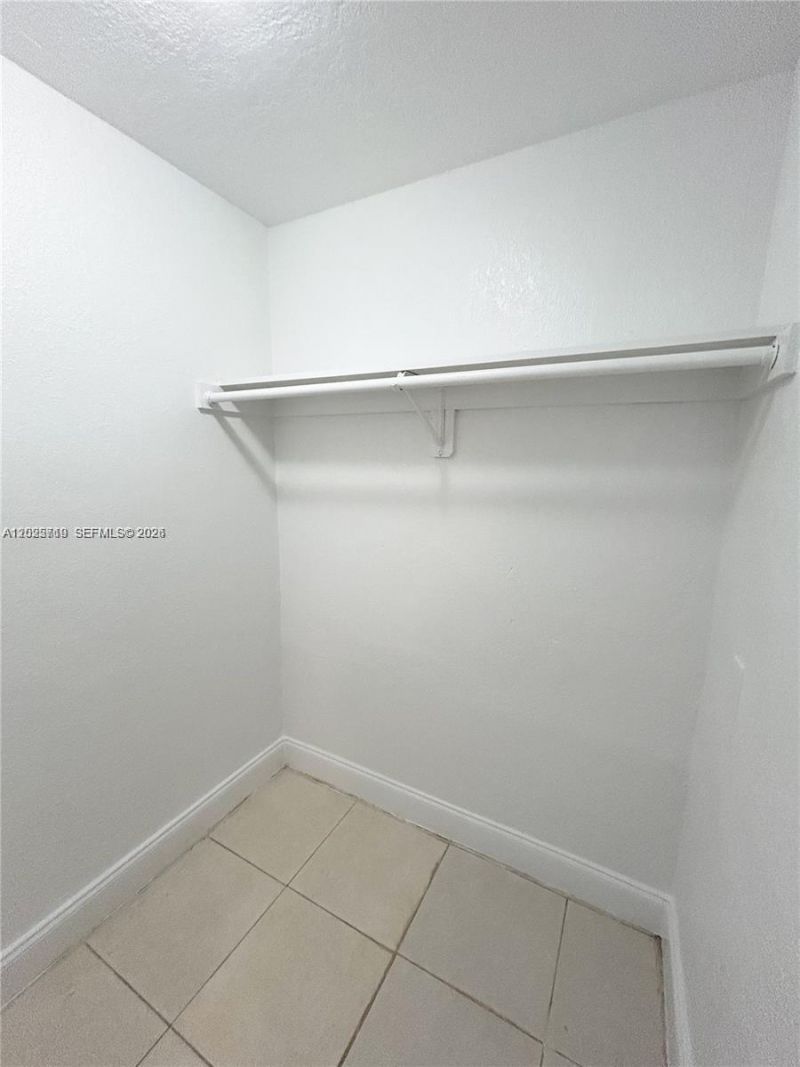 2070 NE 162nd St, Unit 4, North Miami Beach, FL 33162 Photo
