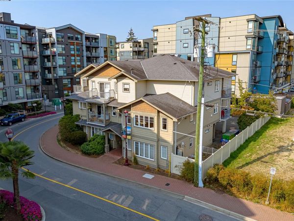 2844 Bryn Maur Rd, Unit #203, Langford, BC V9B 3T4