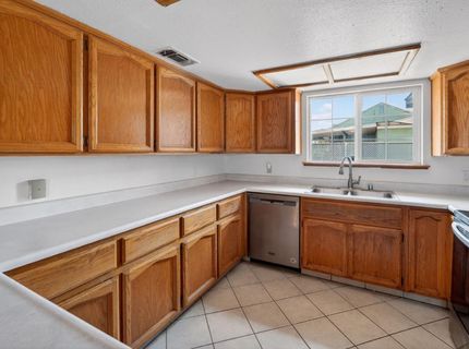 6640 34th, North Highlands, CA 95660 Photo