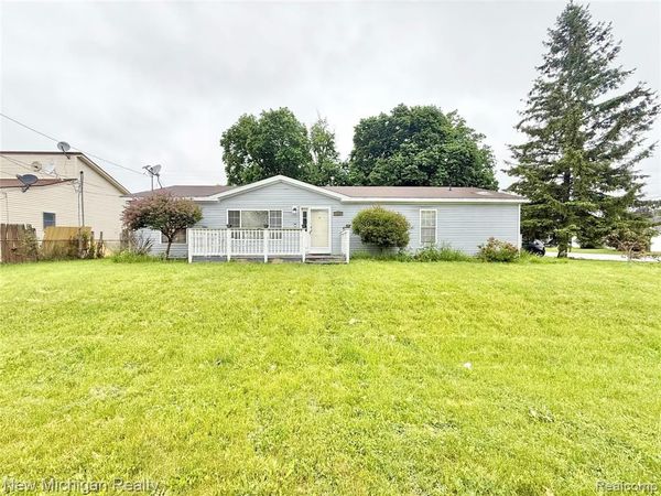 2245 Webber Avenue, Burton, MI 48529