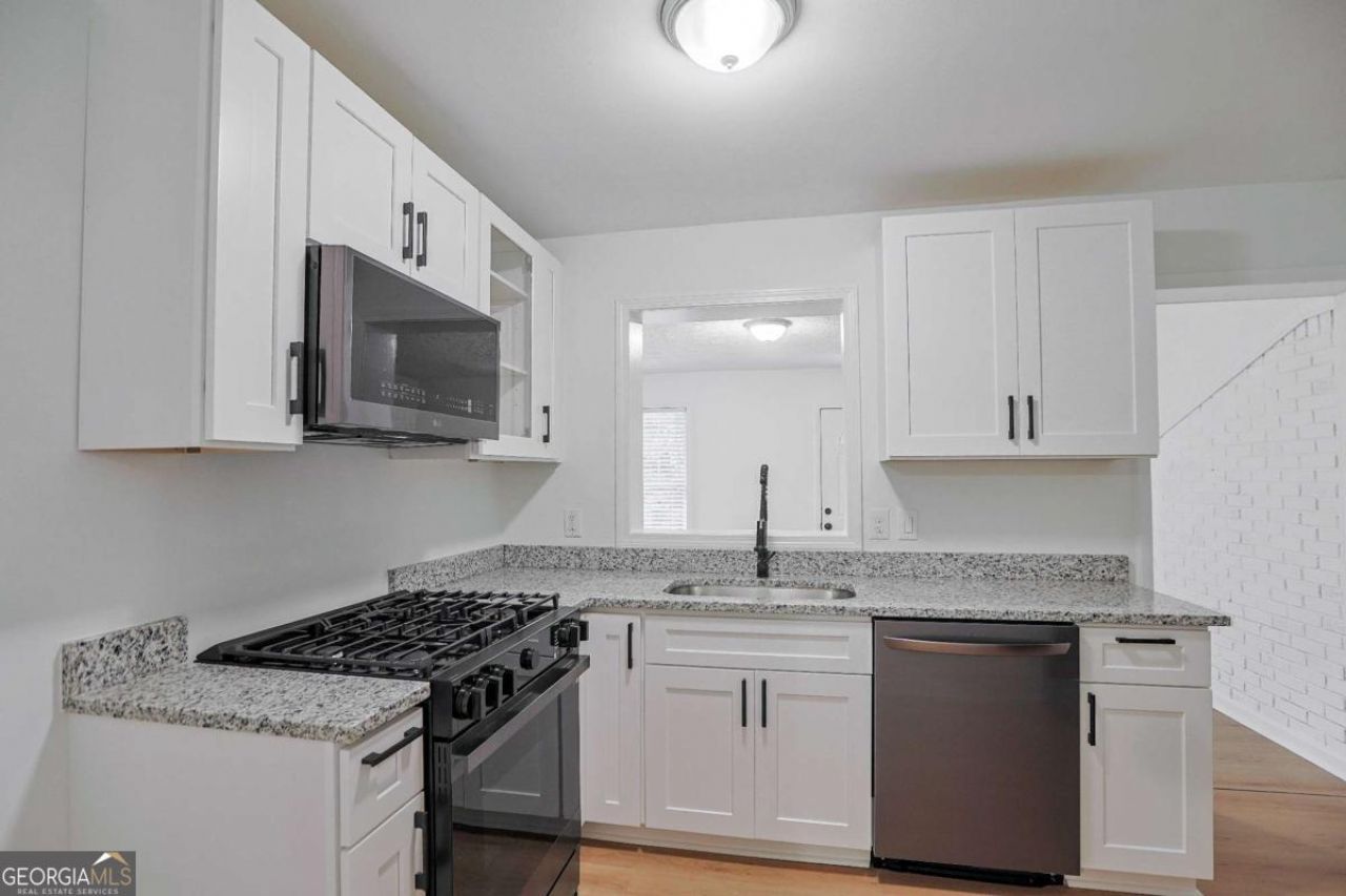 252 Whitworth Drive Sw, Atlanta, GA 30331 Main Photo