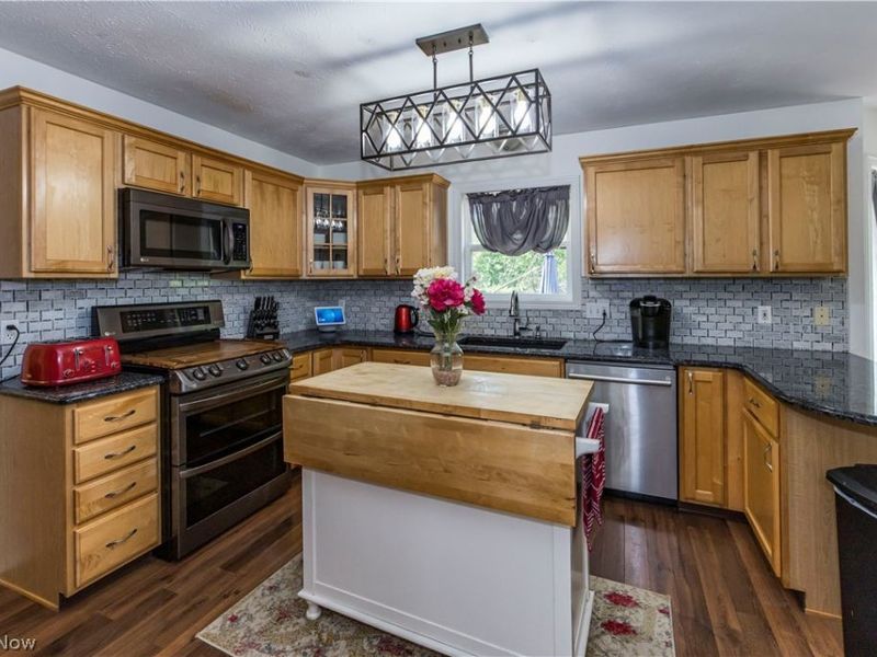 463 Wordsworth Court, Richmond Heights, OH 44143 Photo 2