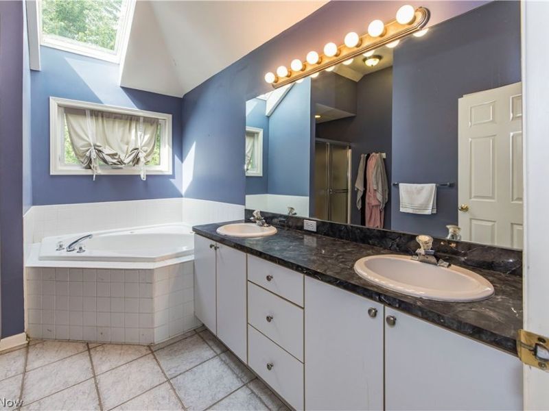 463 Wordsworth Court, Richmond Heights, OH 44143 Photo 4
