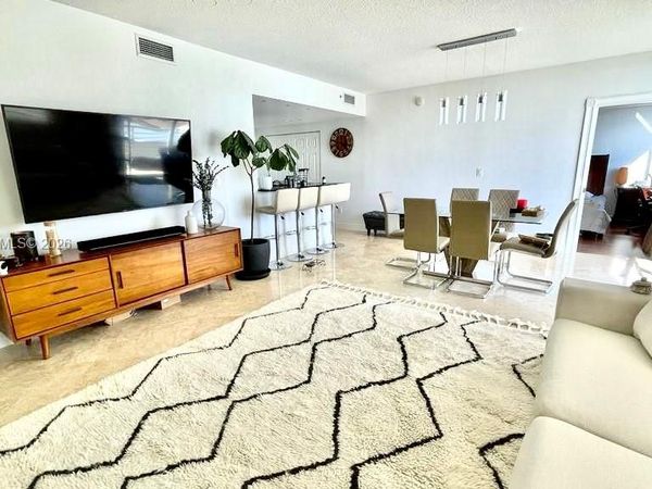 18800 NE 29th Ave , Unit 818, Aventura, FL 33180