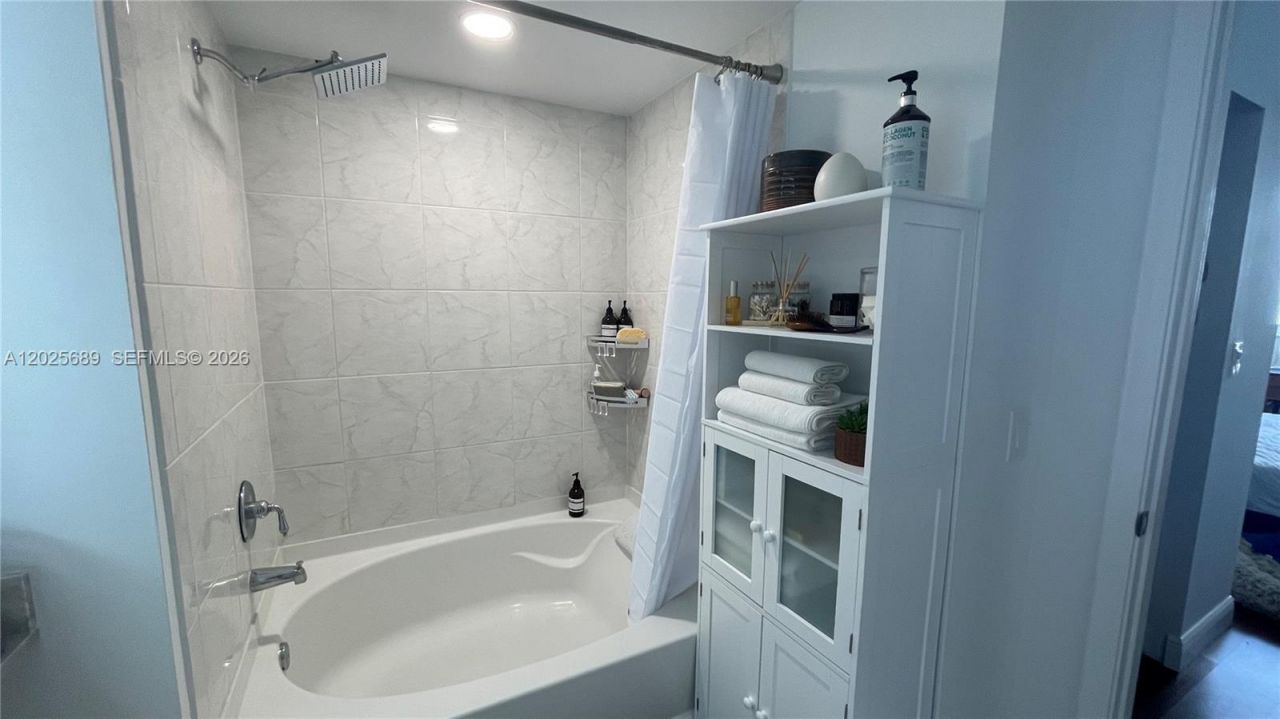 18800 NE 29th Ave , Unit 818, Aventura, FL 33180 Photo
