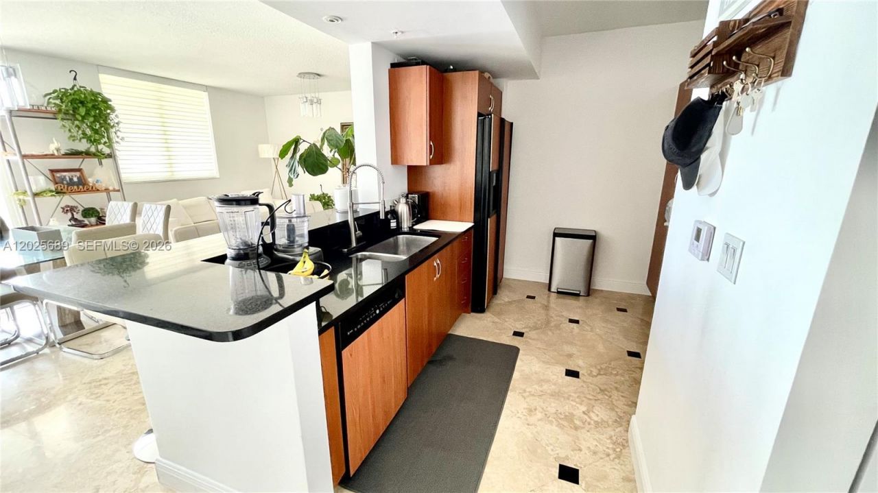 18800 NE 29th Ave , Unit 818, Aventura, FL 33180 Photo