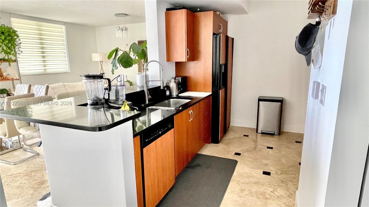 18800 NE 29th Ave , Unit 818, Aventura, FL 33180 Photo