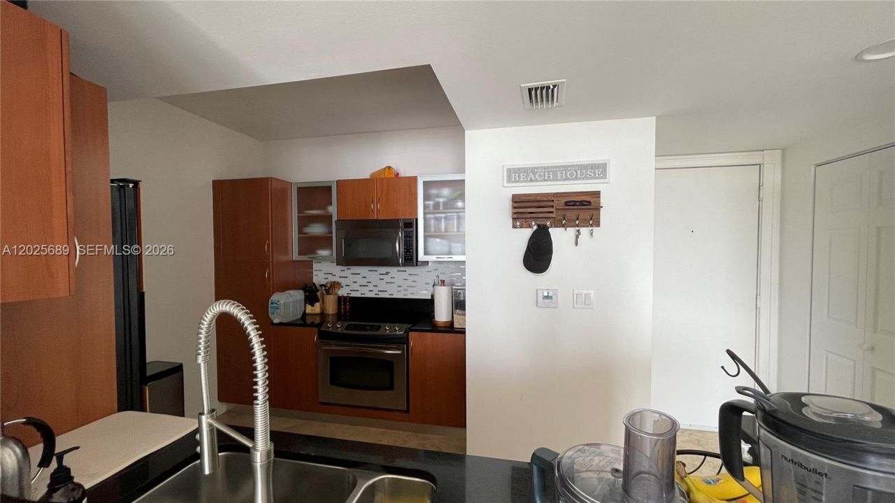 18800 NE 29th Ave , Unit 818, Aventura, FL 33180 Photo
