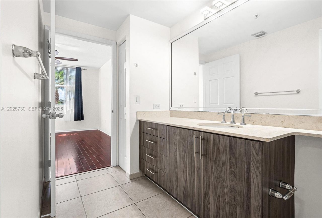 2421 NE 65th St, Unit 408, Fort Lauderdale, FL 33308 Photo