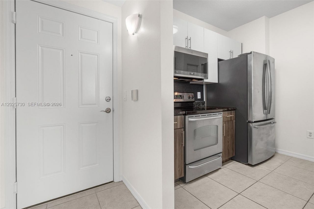 2421 NE 65th St, Unit 408, Fort Lauderdale, FL 33308 Photo