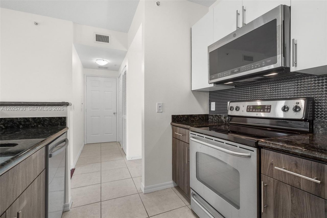 2421 NE 65th St, Unit 408, Fort Lauderdale, FL 33308 Photo