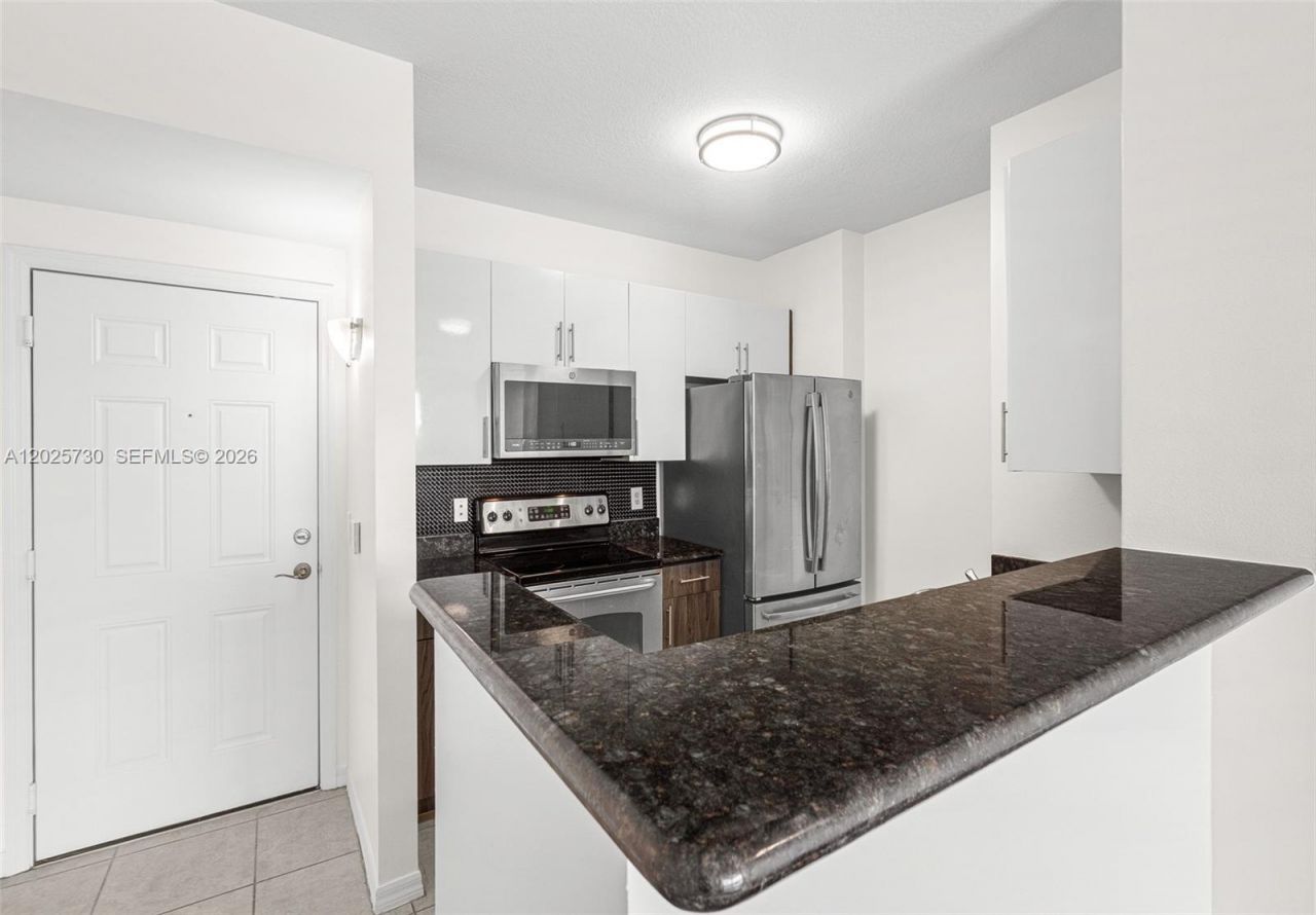 2421 NE 65th St, Unit 408, Fort Lauderdale, FL 33308 Photo