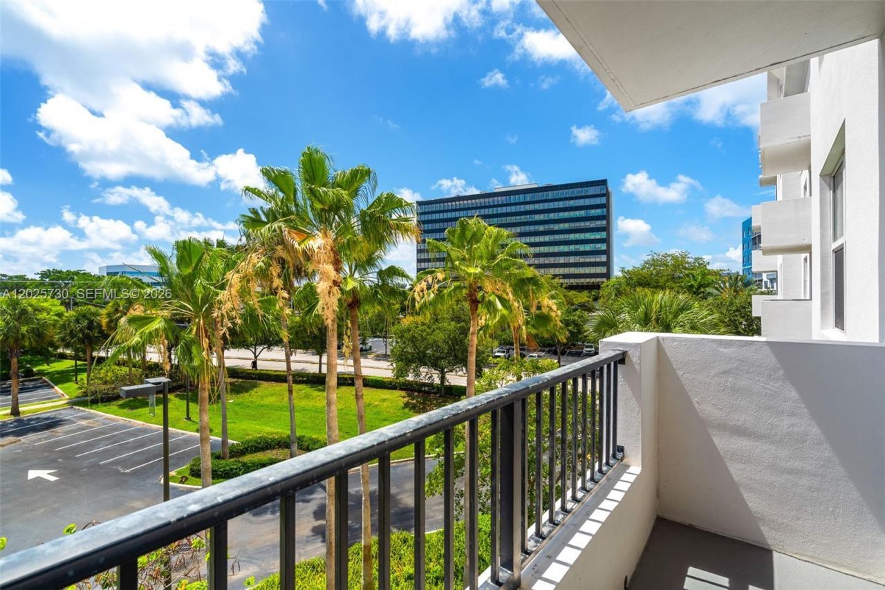 2421 NE 65th St, Unit 408, Fort Lauderdale, FL 33308 Photo