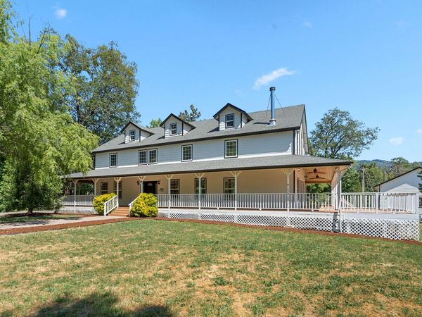 13500 E Evans Creek Road, Rogue River, OR 97537