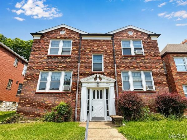 3914 Chippewa Street, St Louis, MO 63116