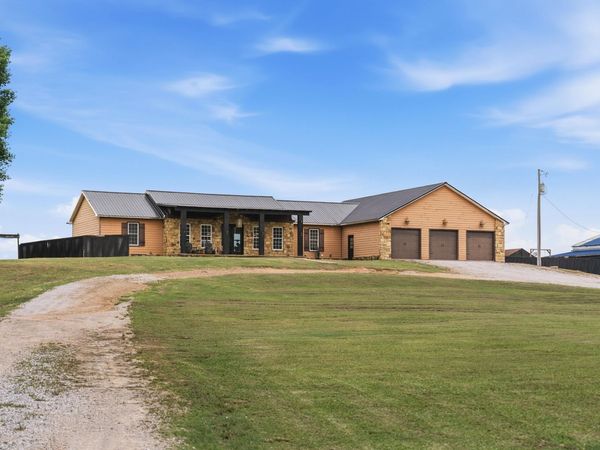 115 East Hawkview Place, Royal, AR 71968