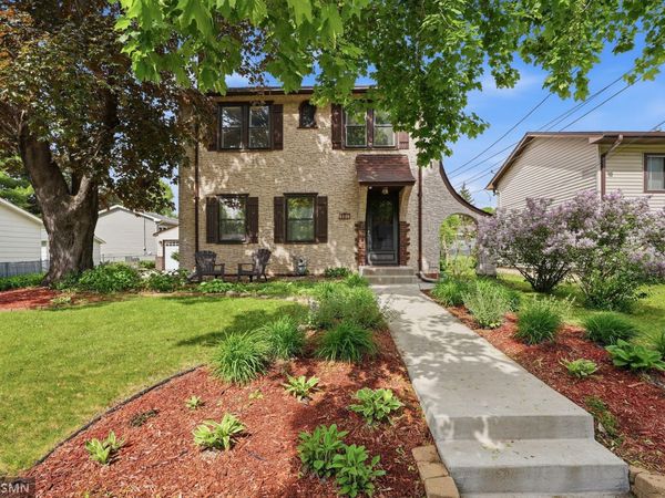 1665 Victoria Street N, Saint Paul, MN 55117