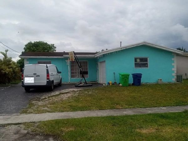8400 NW 24th Place , Other Florida, FL 33322
