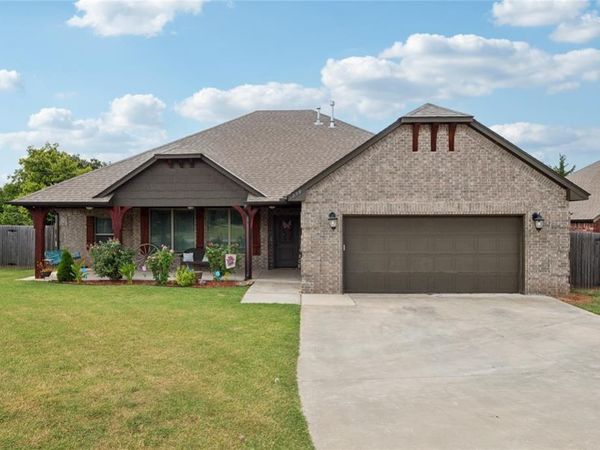 279 Timber Lane, Harrah, OK 73045