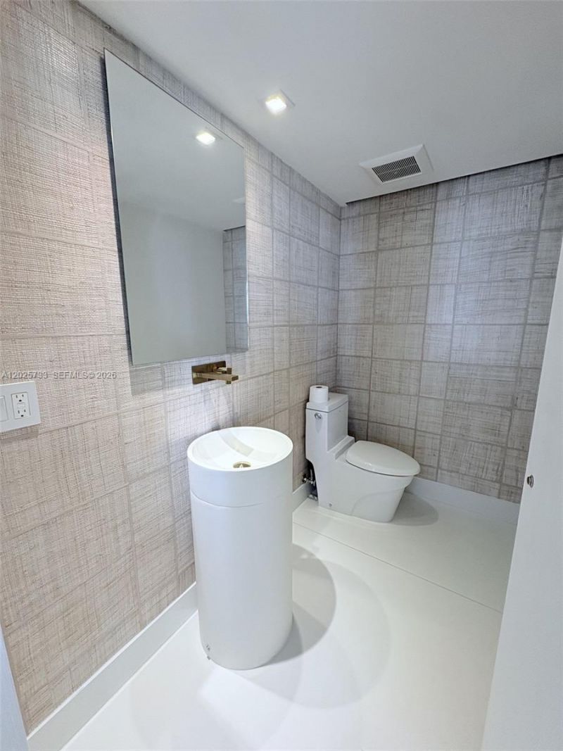 3951 S Ocean Dr, Unit 501, Hollywood, FL 33019 Photo