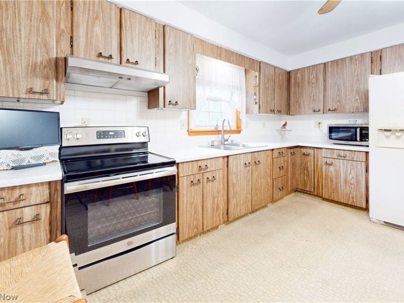 196 Morningside Drive, Wintersville, OH 43953 Photo 9