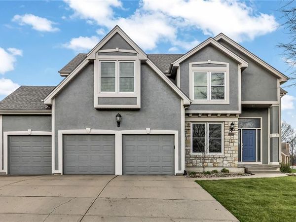 1327 Huntington Drive, Liberty, MO 64068
