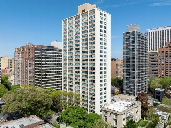 336 W Wellington Street , Unit 703, Chicago, IL 60657