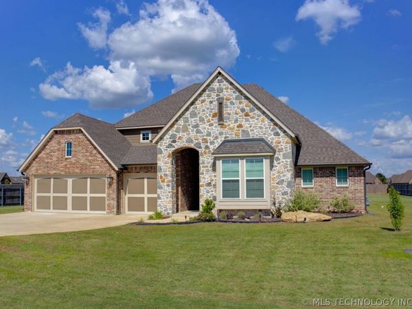 16713 S 1st East Avenue , Glenpool, OK 74033