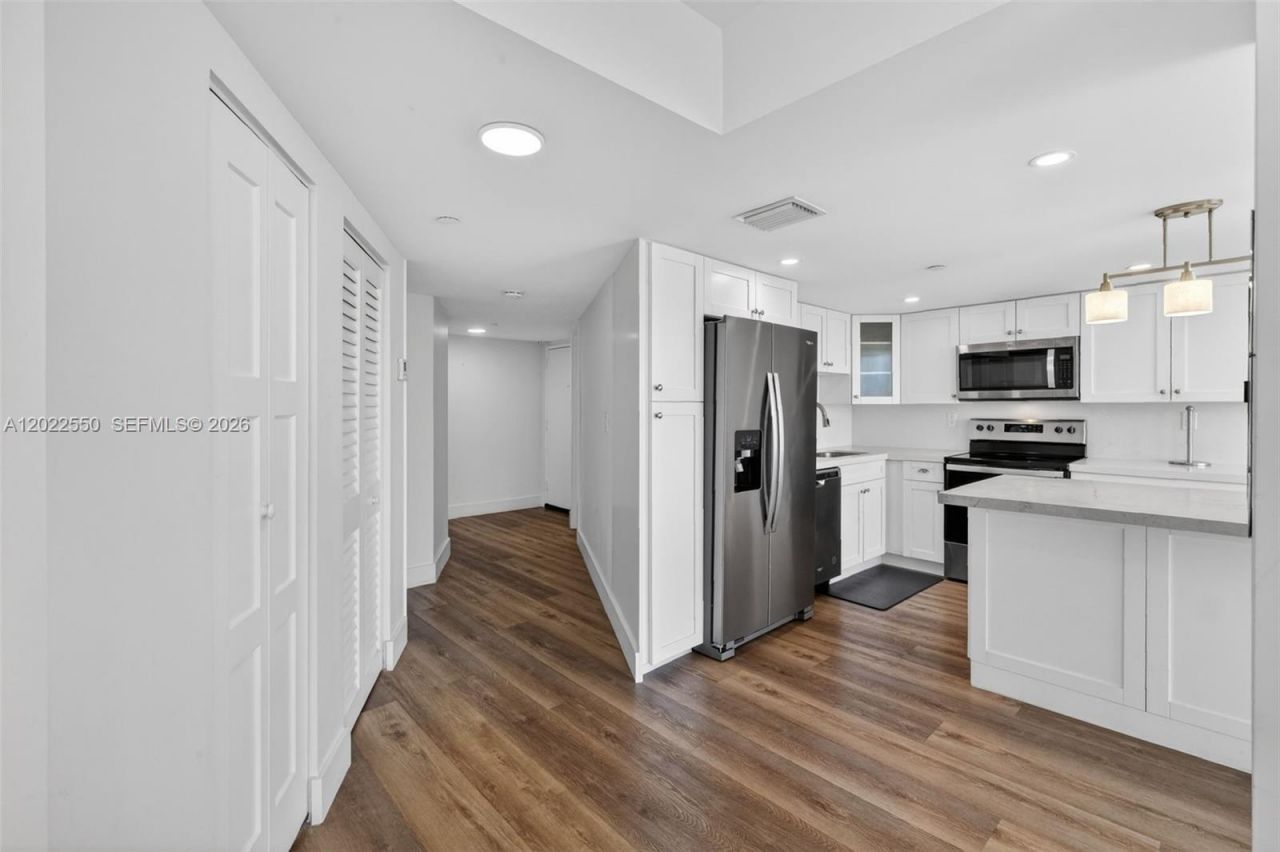 2401 Collins Ave , Unit 602, Miami Beach, FL 33140 Photo