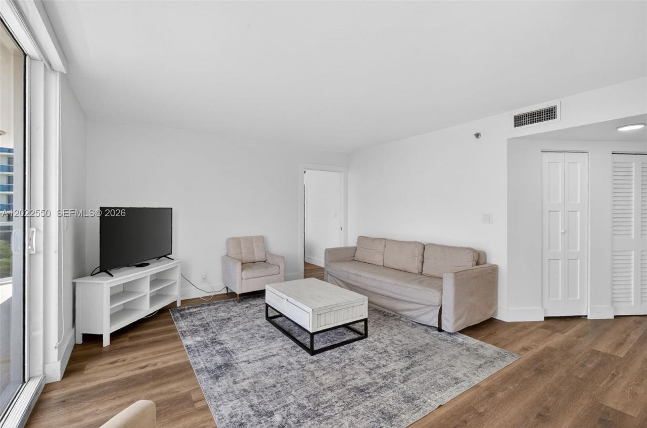 2401 Collins Ave , Unit 602, Miami Beach, FL 33140 Photo