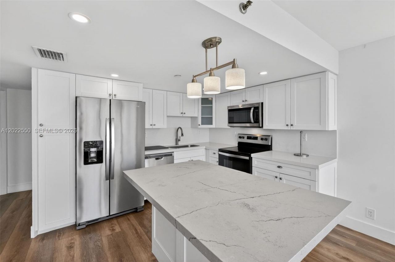 2401 Collins Ave , Unit 602, Miami Beach, FL 33140 Photo