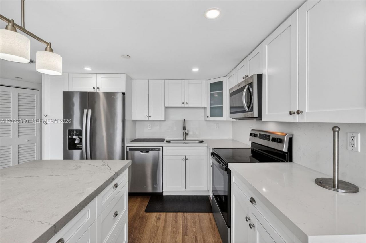 2401 Collins Ave , Unit 602, Miami Beach, FL 33140 Photo