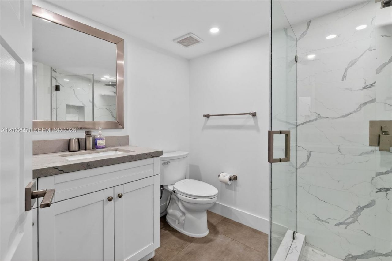 2401 Collins Ave , Unit 602, Miami Beach, FL 33140 Photo