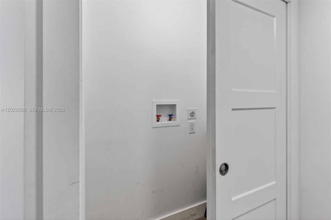 2401 Collins Ave , Unit 602, Miami Beach, FL 33140 Photo