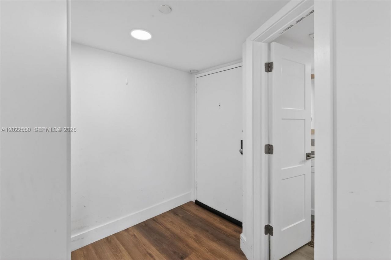 2401 Collins Ave , Unit 602, Miami Beach, FL 33140 Photo