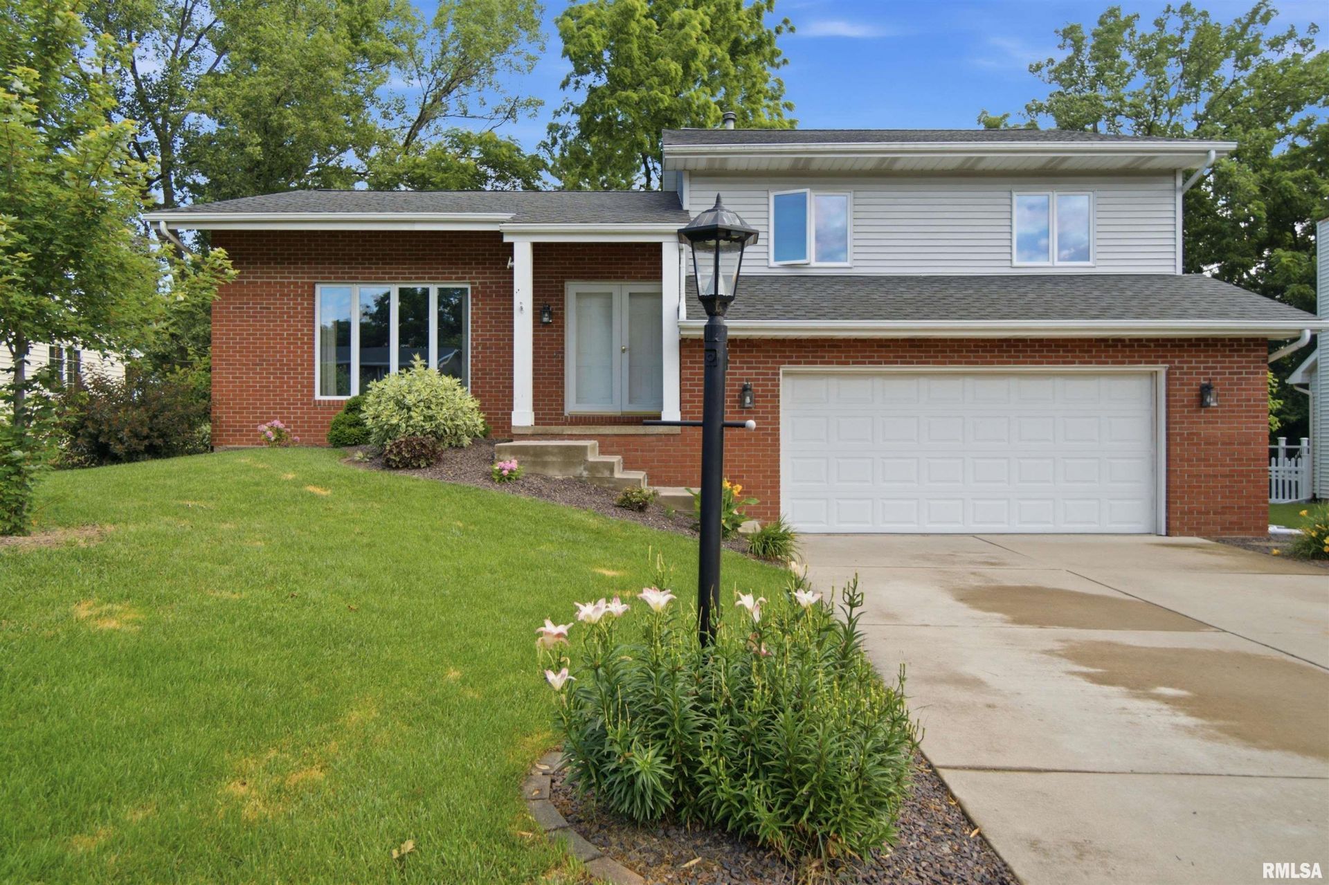 1703 W Northedge Court, Dunlap, IL 61525 Main Photo
