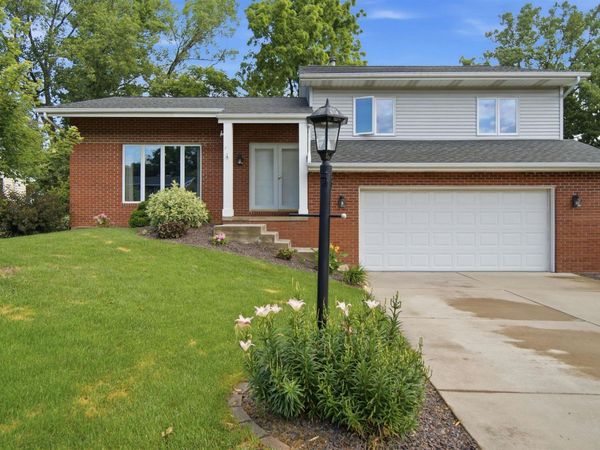 1703 W NORTHEDGE Court, Dunlap, IL 61525
