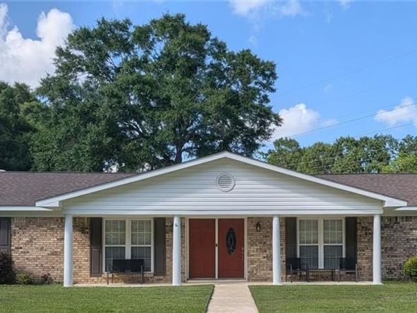 1714 Chase Drive, Saraland, AL 36571