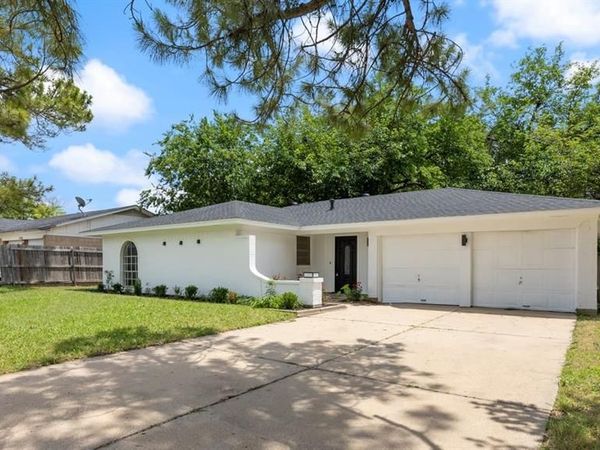 2102 E Timberview Lane, Arlington, TX 76014