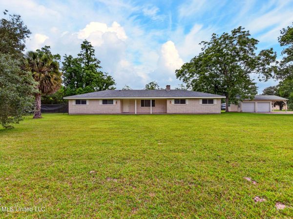 8374 Lakeshore Road, Bay Saint Louis, MS 39520