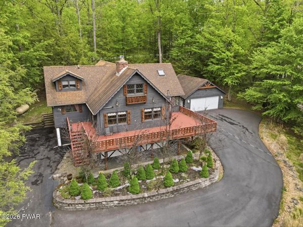 162 Indian Drive, Greentown, PA 18426