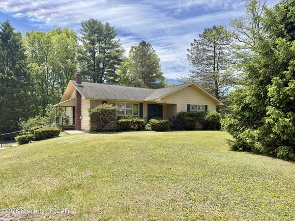 44 Forest Drive, Mountain Top, PA 18707