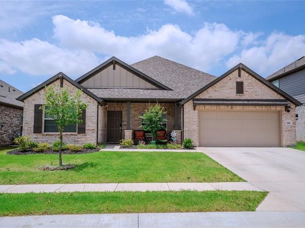 404 Eaton Drive, Justin, TX 76247