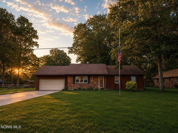 26870 W Woodland Court , Millbury, OH 43447