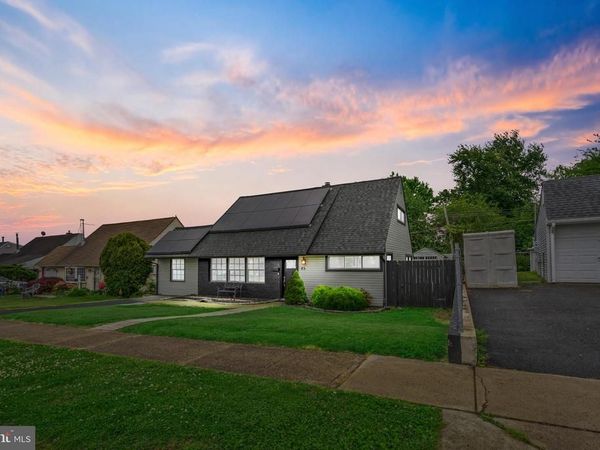 85 BUTTONWOOD LANE, LEVITTOWN, PA 19054