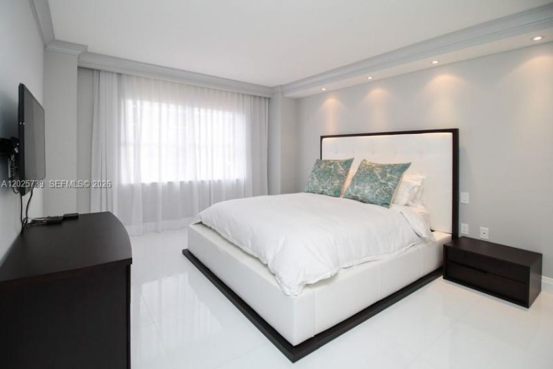 9801 Collins Ave , Unit 9W, Bal Harbour, FL 33154 Photo