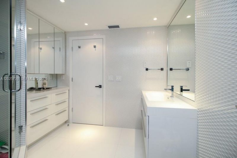 9801 Collins Ave , Unit 9W, Bal Harbour, FL 33154 Photo